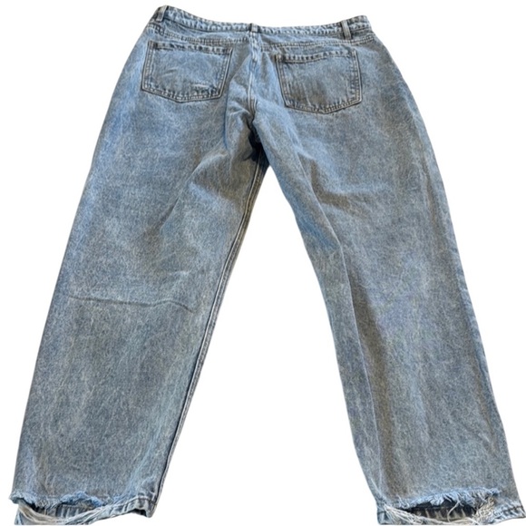 SHEIN EZwear Zipper Fly Tapered Jeans Straight Leg Light Wash Size 12/XL - Picture 3 of 9